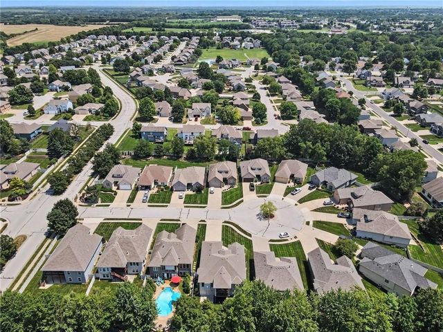 3412 SW Lois Lane, Lee's Summit, MO 64082