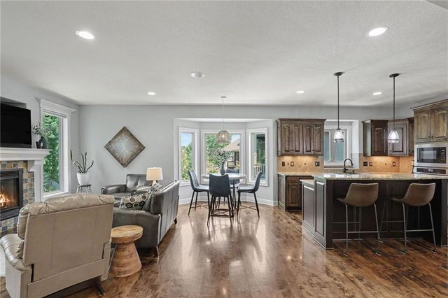 3412 SW Lois Lane, Lee's Summit, MO 64082