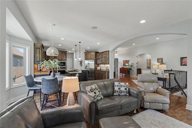 3412 SW Lois Lane, Lee's Summit, MO 64082