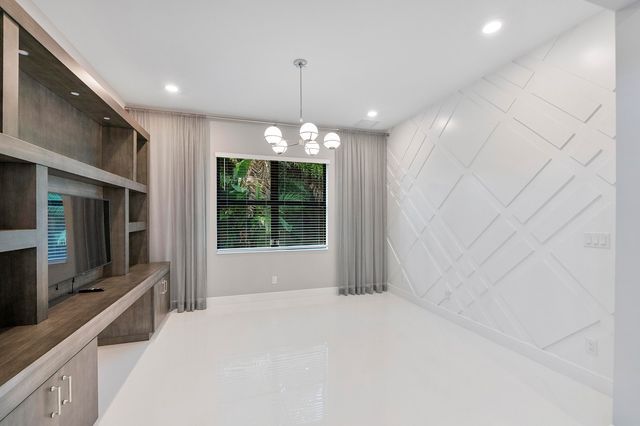 8685 Parkland Bay Drive, Parkland, FL 33076