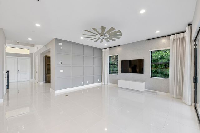 8685 Parkland Bay Drive, Parkland, FL 33076
