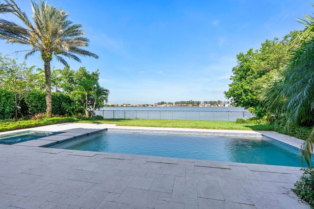 8685 Parkland Bay Drive, Parkland, FL 33076