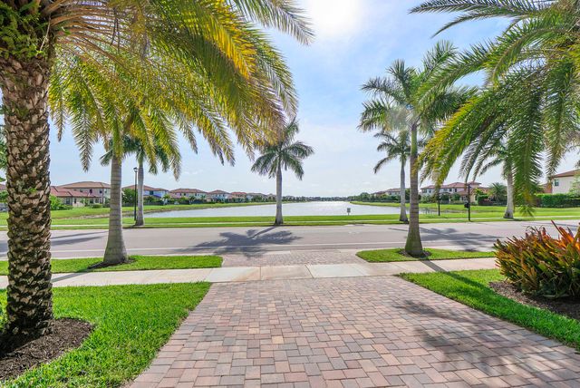 8685 Parkland Bay Drive, Parkland, FL 33076
