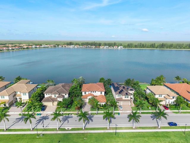 8685 Parkland Bay Drive, Parkland, FL 33076