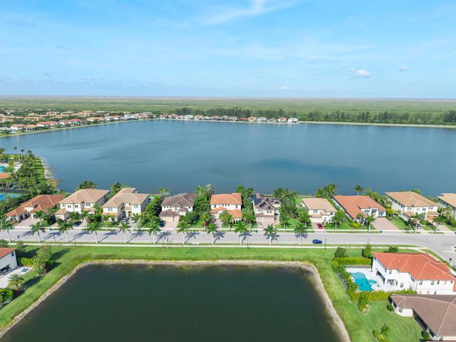 8685 Parkland Bay Drive, Parkland, FL 33076