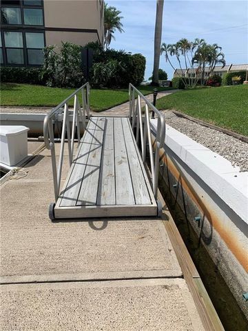 801 River Point DR, Naples, FL 34102