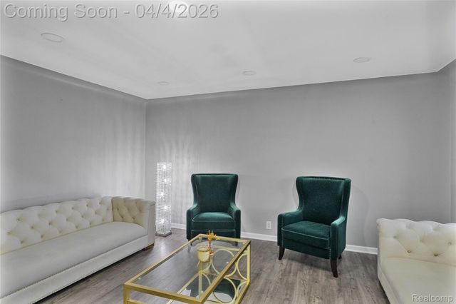 7117 N Evangeline Street, Dearborn Heights, MI 48127