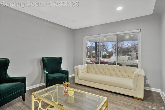 7117 N Evangeline Street, Dearborn Heights, MI 48127