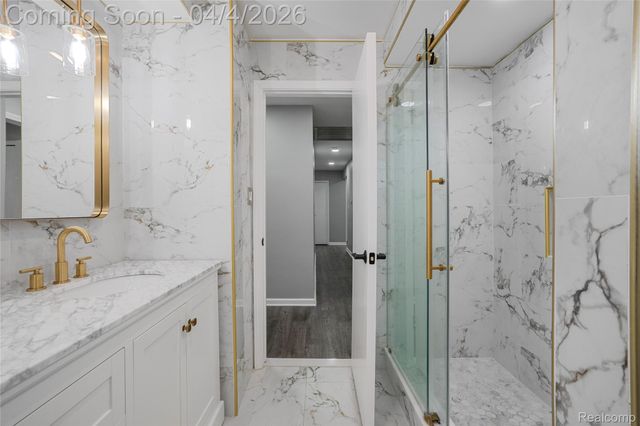 7117 N Evangeline Street, Dearborn Heights, MI 48127