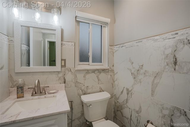 7117 N Evangeline Street, Dearborn Heights, MI 48127