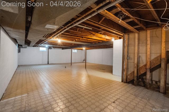 7117 N Evangeline Street, Dearborn Heights, MI 48127