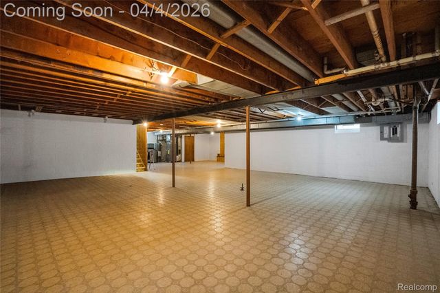 7117 N Evangeline Street, Dearborn Heights, MI 48127