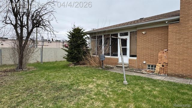 7117 N Evangeline Street, Dearborn Heights, MI 48127