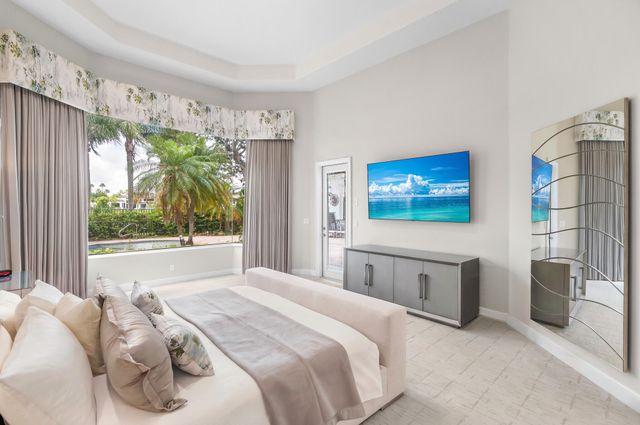 7270 Sarimento Place, Delray Beach, FL 33446