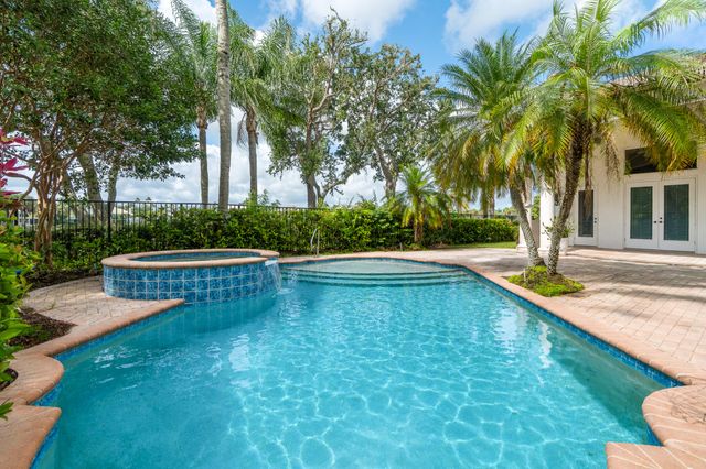 7270 Sarimento Place, Delray Beach, FL 33446