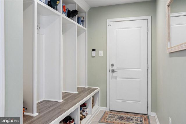 41266 STAGS LEAP DR, Aldie, VA 20105