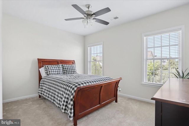 41266 STAGS LEAP DR, Aldie, VA 20105