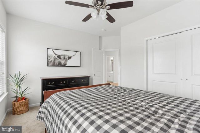 41266 STAGS LEAP DR, Aldie, VA 20105