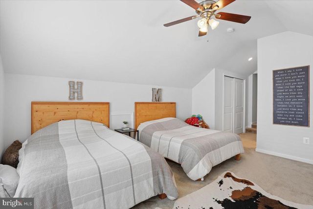 41266 STAGS LEAP DR, Aldie, VA 20105