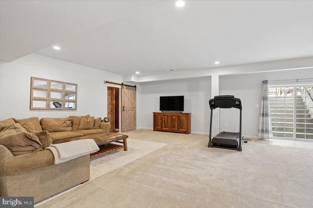 41266 STAGS LEAP DR, Aldie, VA 20105