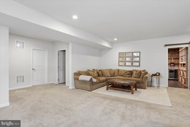 41266 STAGS LEAP DR, Aldie, VA 20105