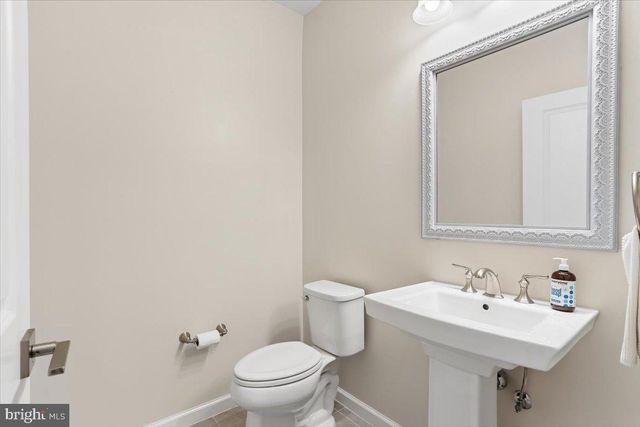 41266 STAGS LEAP DR, Aldie, VA 20105