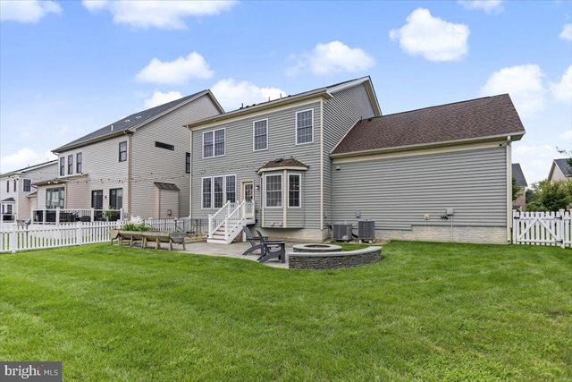 41266 STAGS LEAP DR, Aldie, VA 20105