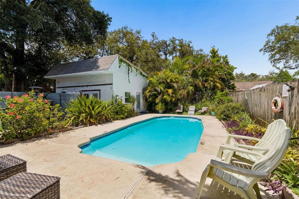 Image 60 of property listing at 2017 S VILLAGE AVENUE, Tampa, FL 33612