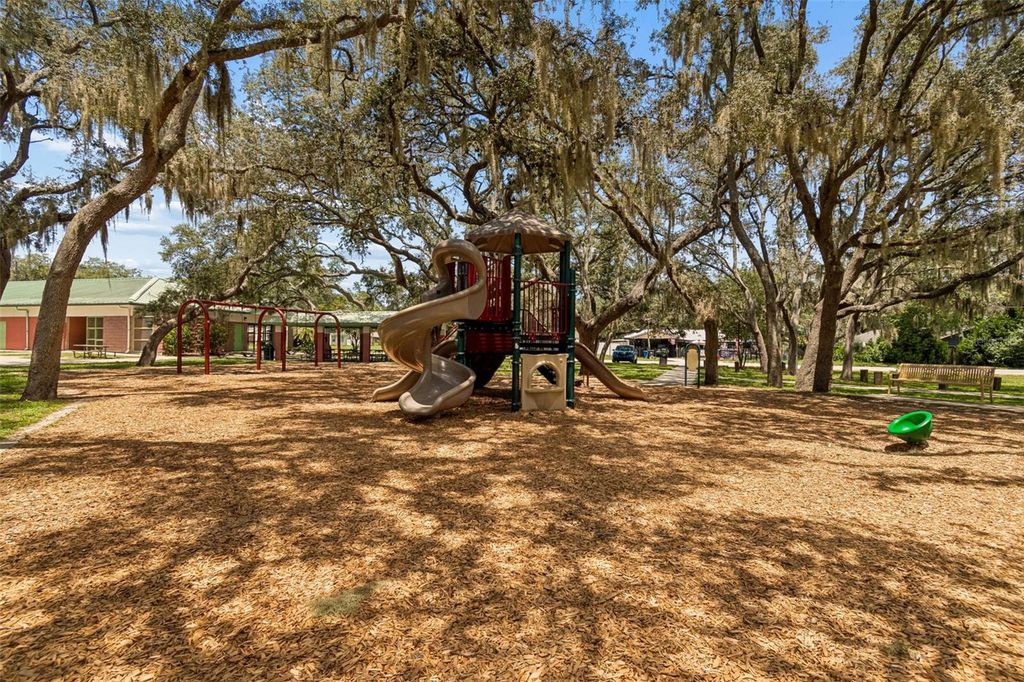 Image 73 of property listing at 2017 S VILLAGE AVENUE, Tampa, FL 33612
