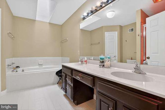 9063 GOLDEN SUNSET LN, Springfield, VA 22153