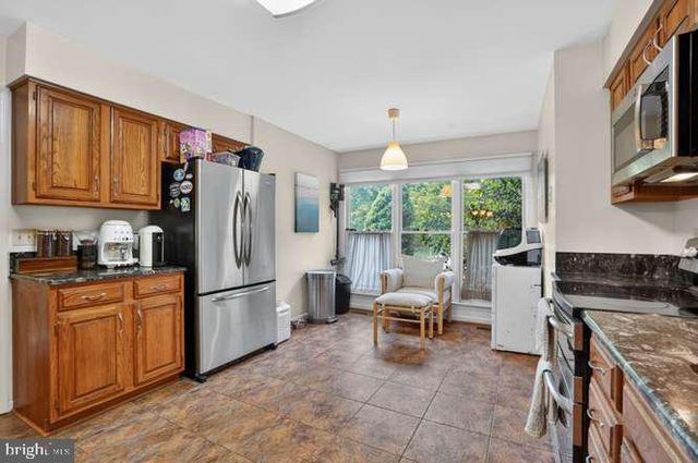 9063 GOLDEN SUNSET LN, Springfield, VA 22153