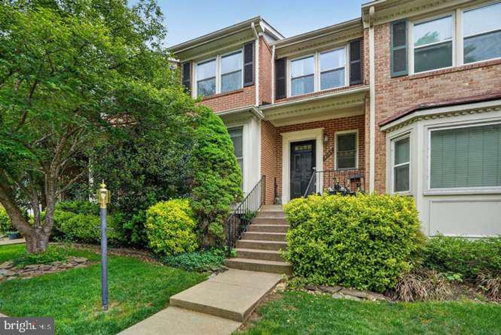 9063 GOLDEN SUNSET LN, Springfield, VA 22153