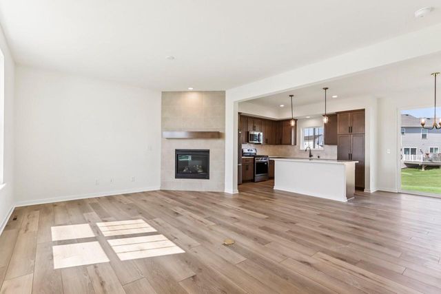 675 Mary WAY, Slinger, WI 53086