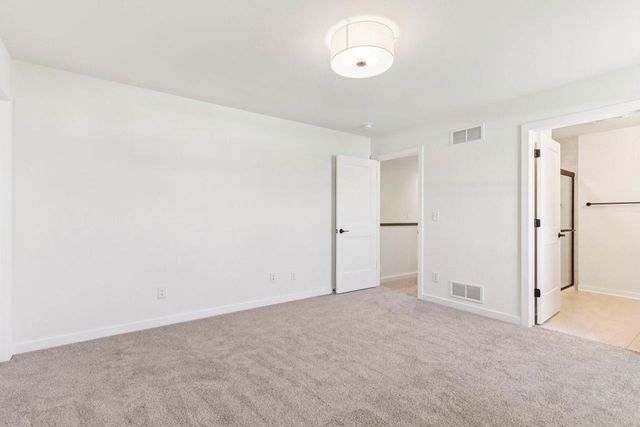 675 Mary WAY, Slinger, WI 53086