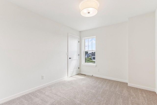 675 Mary WAY, Slinger, WI 53086