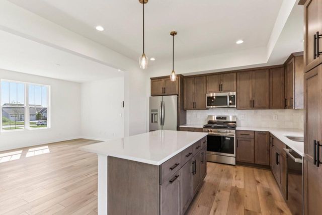 675 Mary WAY, Slinger, WI 53086