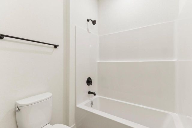 675 Mary WAY, Slinger, WI 53086