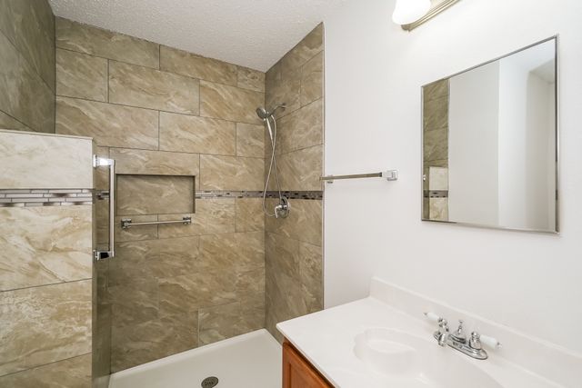 8717 Hunters Creek Drive, Fort Worth, TX 76123