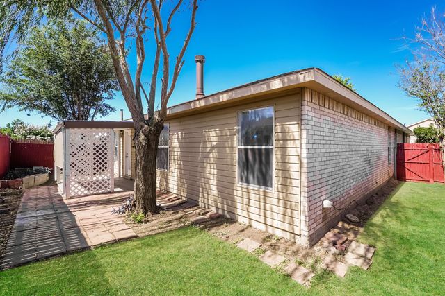 8717 Hunters Creek Drive, Fort Worth, TX 76123