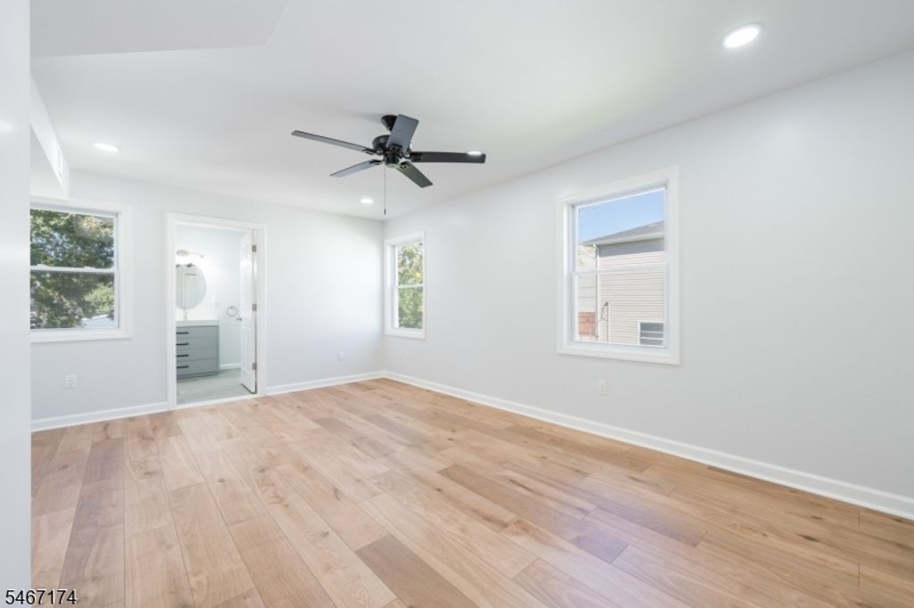 137 Amherst St, East Orange City, NJ 07018 — photo 4