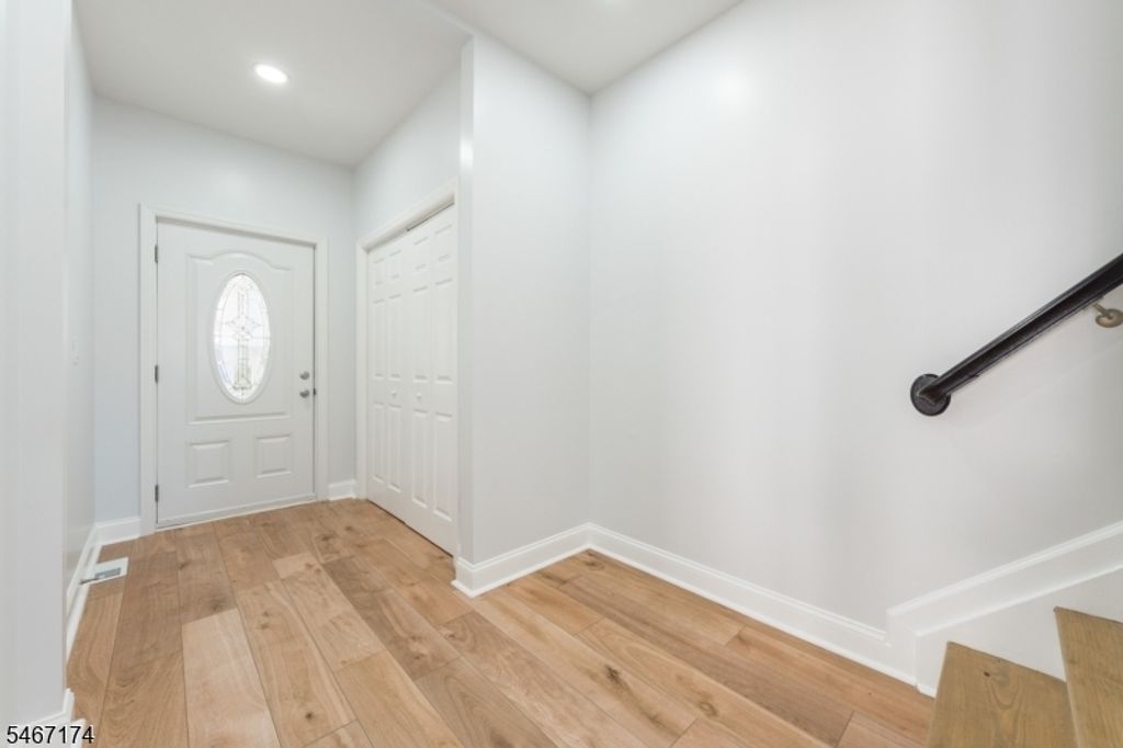 137 Amherst St, East Orange City, NJ 07018 — photo 5