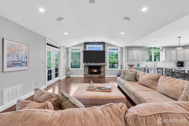 375 Kildare Drive, Toms River, NJ 08753