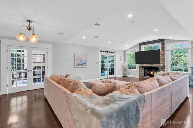 375 Kildare Drive, Toms River, NJ 08753