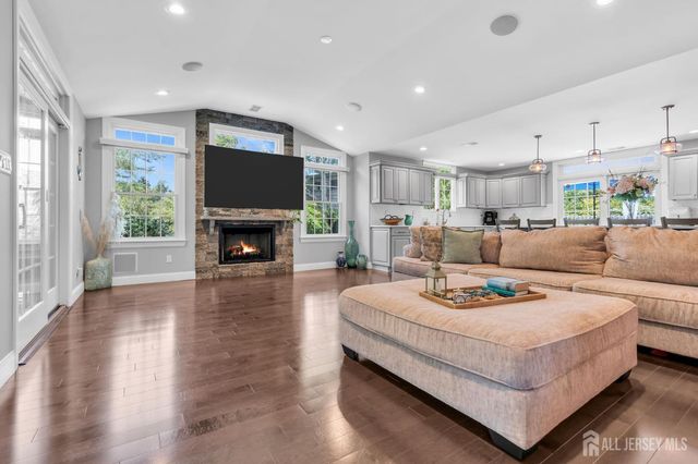 375 Kildare Drive, Toms River, NJ 08753