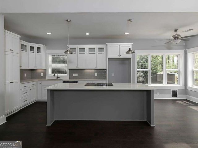 7135 Haw Creek Place, Gainesville, GA 30506