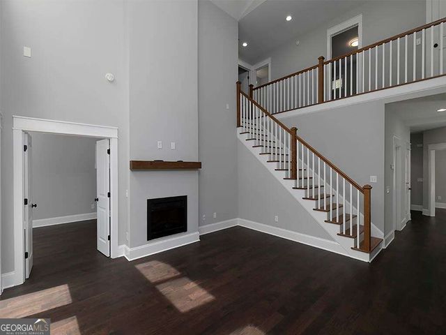 7135 Haw Creek Place, Gainesville, GA 30506