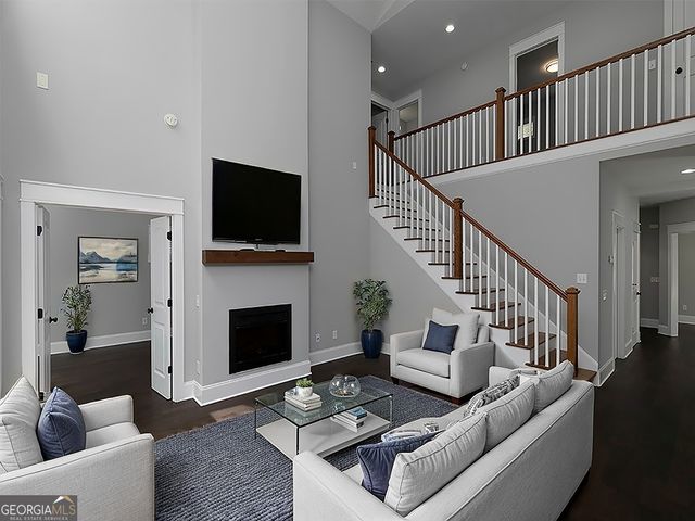 7135 Haw Creek Place, Gainesville, GA 30506