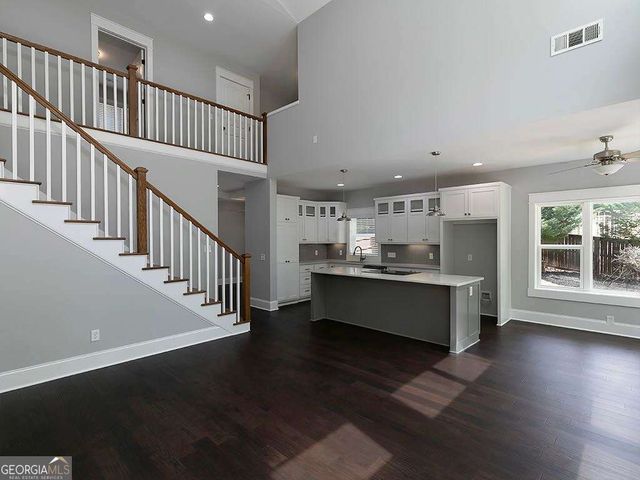 7135 Haw Creek Place, Gainesville, GA 30506