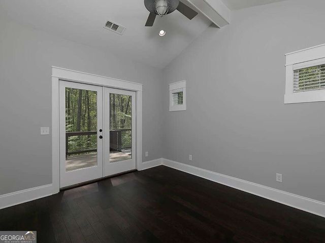 7135 Haw Creek Place, Gainesville, GA 30506