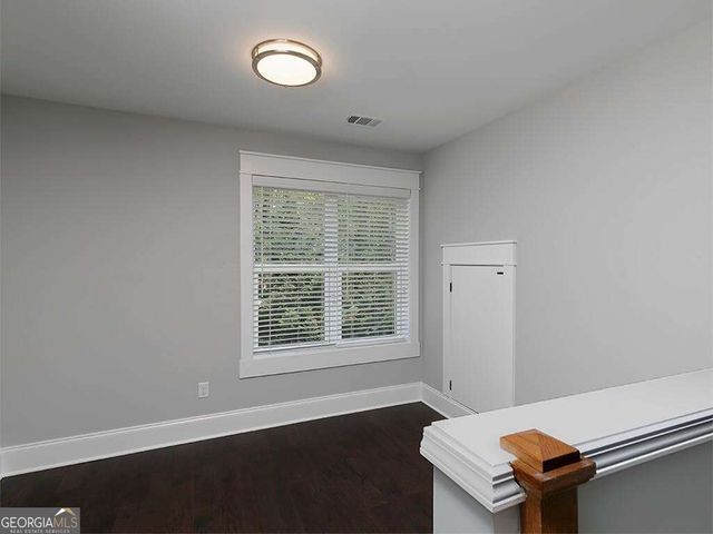 7135 Haw Creek Place, Gainesville, GA 30506